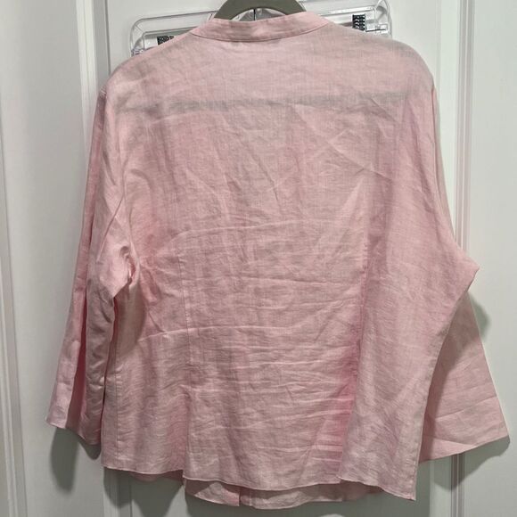 Per Una  Marks and Spencer Linen Raised Flowers Blouse Heart Shaped Buttons - Picture 7 of 11